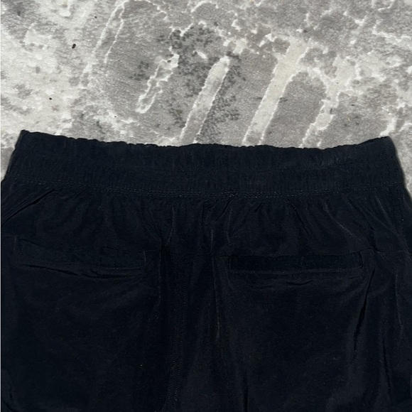 Lululemon size 6 spring breaker short - Picture 2 of 3
